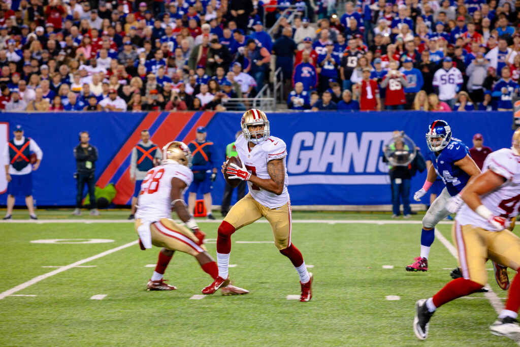NFL game NY Giants vs San Francisco 49ers live at the Mets Life Stadium